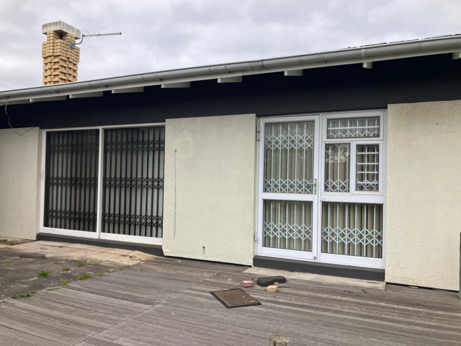 4 Bedroom Property for Sale in Kabega Park Eastern Cape